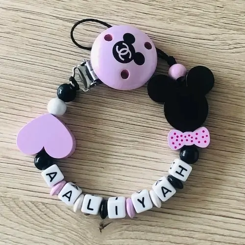 attache tetine personnalisée minnie noir et rose