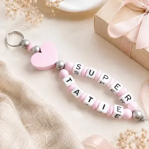 porte clés modèles 2 textes en bois personnalisés 2 textes Kids and Crea cadeau maman ou tante parfait