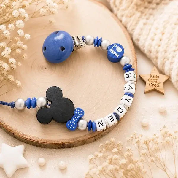 attache tetine garcon personnalisee bois mickey disney