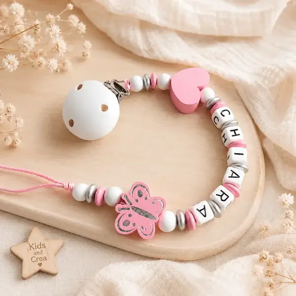 Attache tetine papillon fille coeur rose bois fsc eco responsable