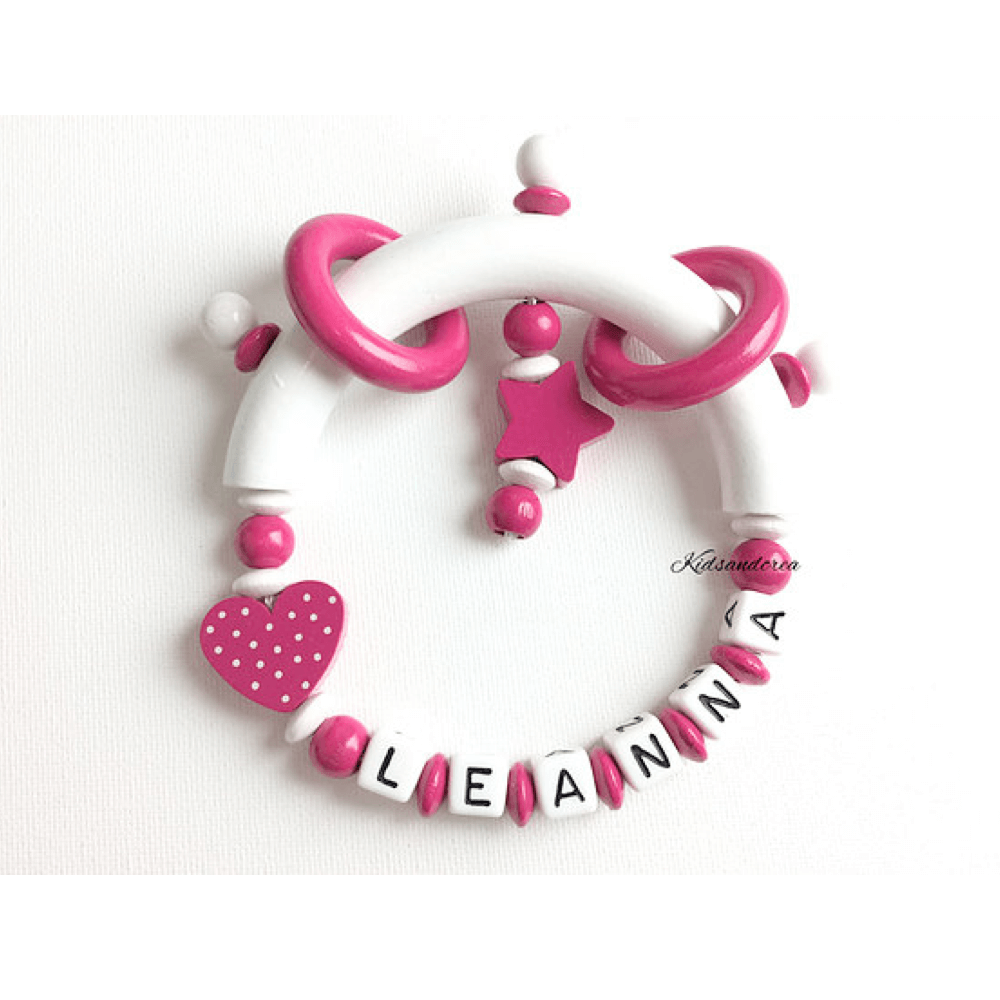 Hochet fushia Blanc 1 hochet bois bébé personnalisé coeur Leanna