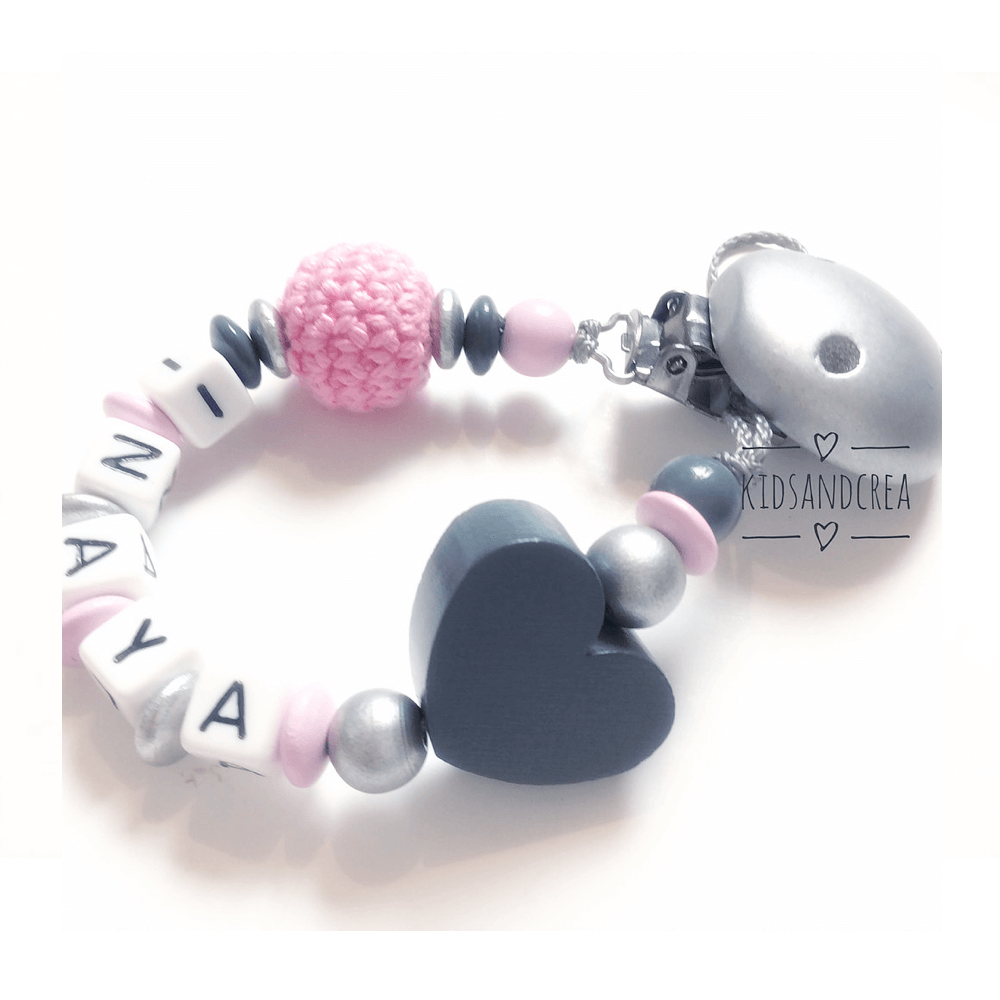 Attache tétine personnalisee inaya et argent 1 accroche sucette fille coeur gris et rose