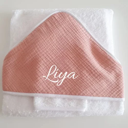 cape de bain bébé personnalisé sortie de bain et gant de toilette gaze de coton et éponge corail rose fille