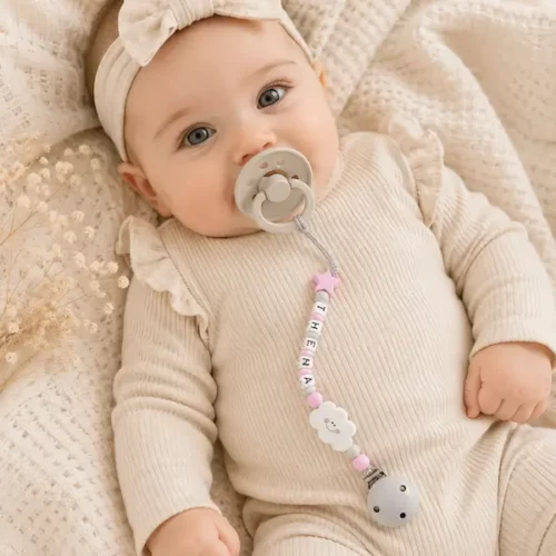 attache tétine fille nuage étoiles gris personnalisable