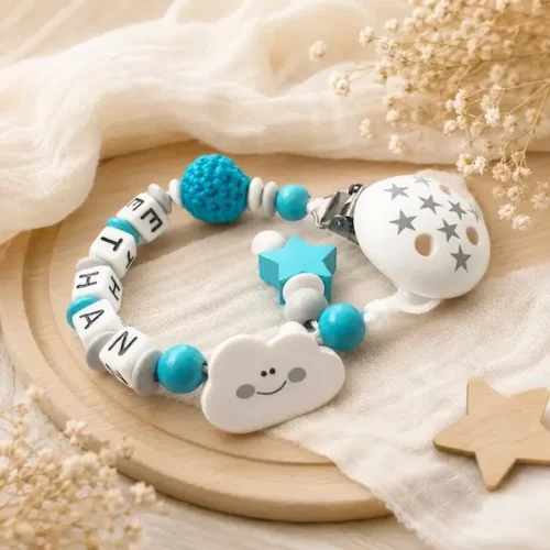 Attache tetine garçon nuage étoiles turquoise Kids and Crea clip bois