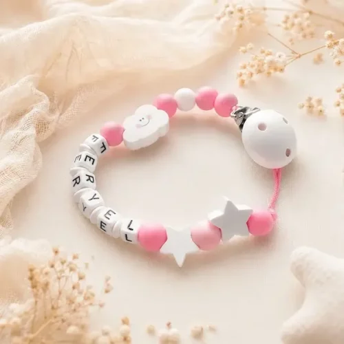 attache tetine papillon blan rose personnalise clip bois kids and crea