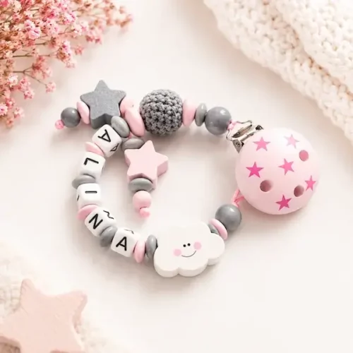 Attache tetine fille nuage étoiles rose et gris Kids and Crea en bois