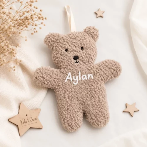 attache-tetine doudou ourson en tissu sherpa tout doux beige personnalisé prenom kids and crea