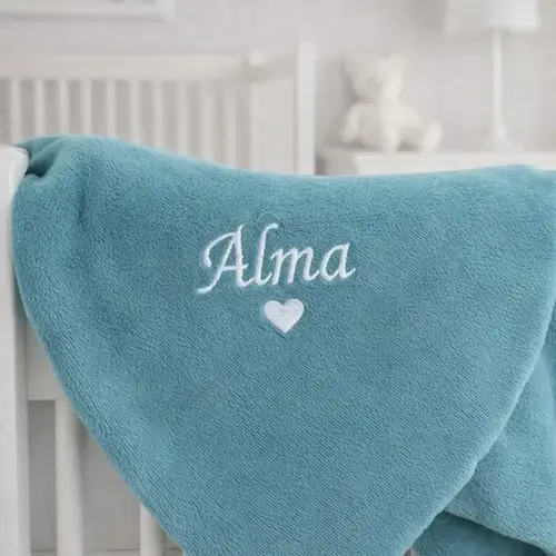 Couverture-bebe-personnalisable-vert-brodee-Kids-and-Crea-100X80-cm