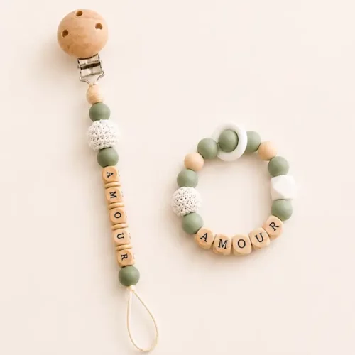 ensemble attache tetine personnalisé bois silicone crochet vert