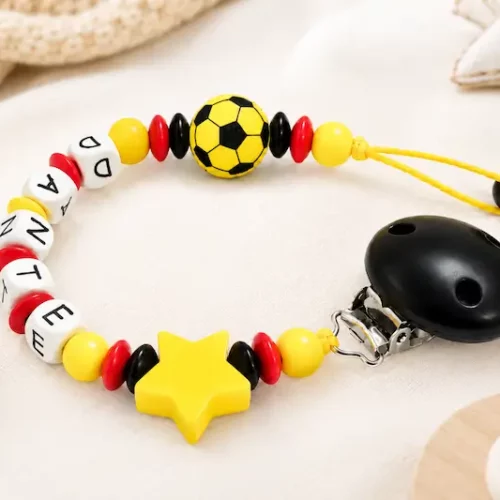 attache sucette personnalisée football couleurs Belgique Kids and Crea adaptée MAM
