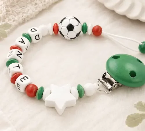 attache sucette personnalisée football Italie en bois Kids and Crea