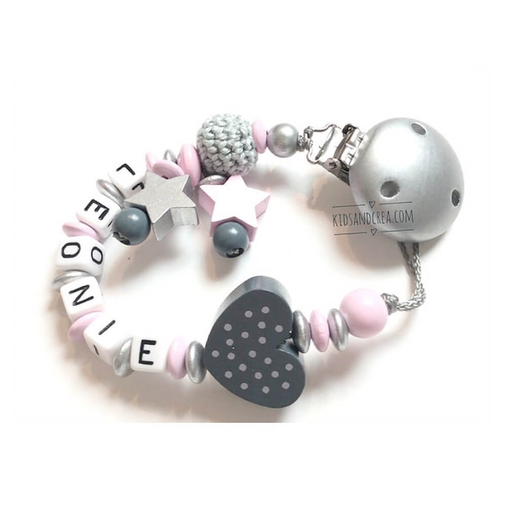 Attache tétine crochet et bois gris 1 attache tétine bébé personnalisée crochet et coeur Leonie