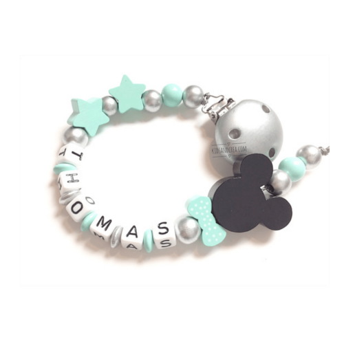 attache tétine personnalisé en bois pour bébé forme Disney coloris menthe modèle Thomas
